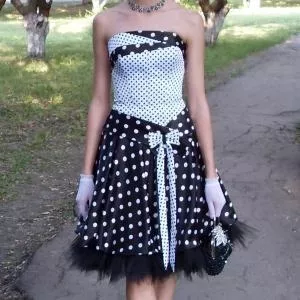 Продам платье  выпускное (чёрно белое)