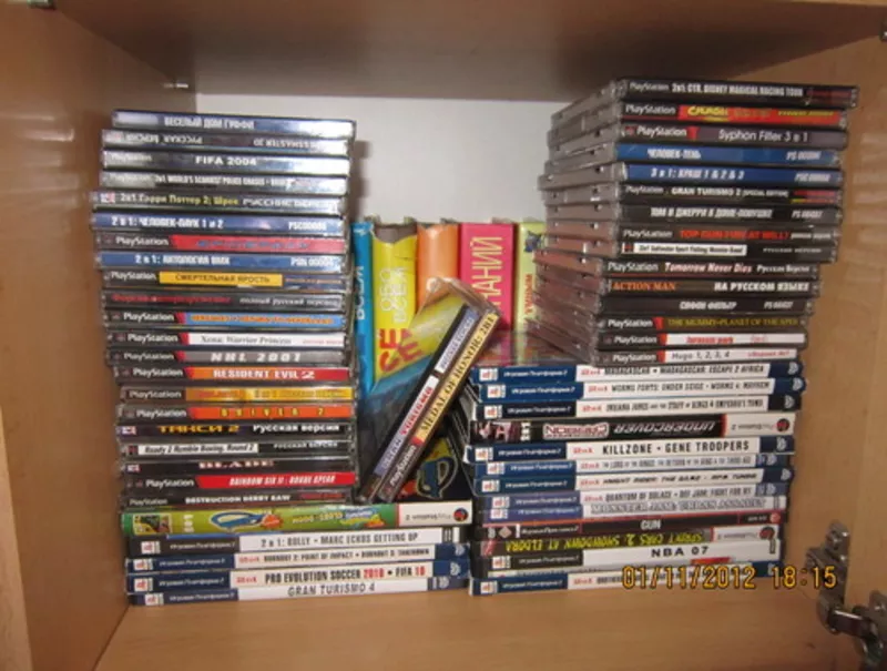 Срочно продам Playstation 2,  56 игровых дисков
