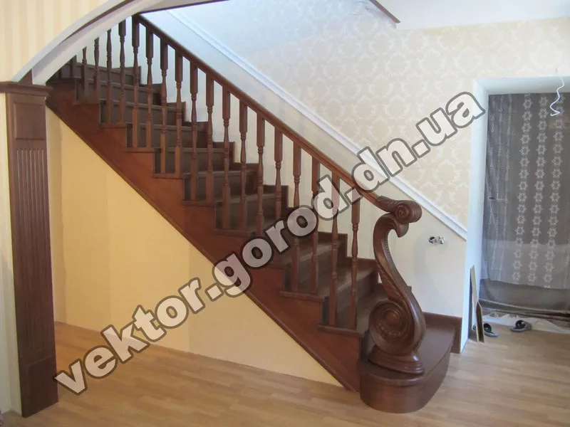 Лестницы  Донецк, двери , столярные изделия из ясеня и дуба в Донецке 8