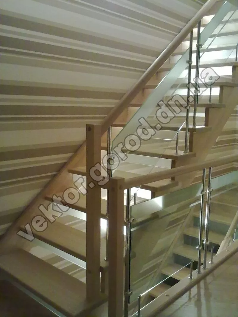 Лестницы  Донецк, двери , столярные изделия из ясеня и дуба в Донецке 12