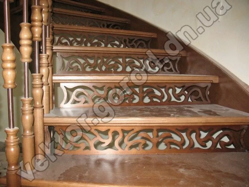 Лестницы  Донецк, двери , столярные изделия из ясеня и дуба в Донецке 15
