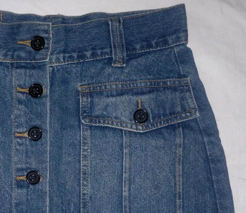 Юбка джинсовая с пуговицами,  р-р 42-44 2
