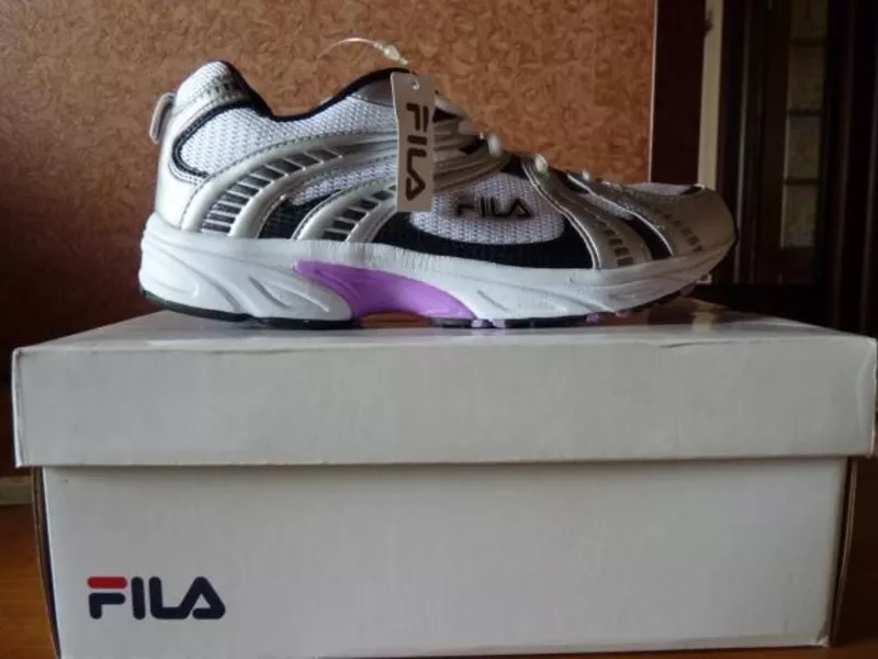 Продам кроссовки FILA.